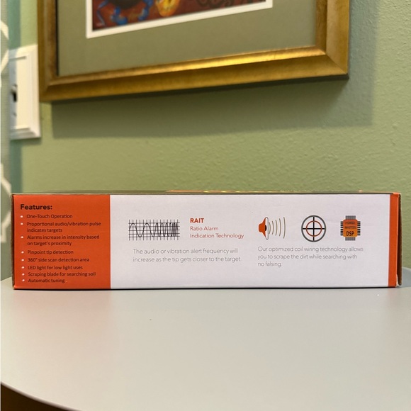 Portable Handheld Metal Detector with Pinpointing Tip - NIB - Picture 2 of 9